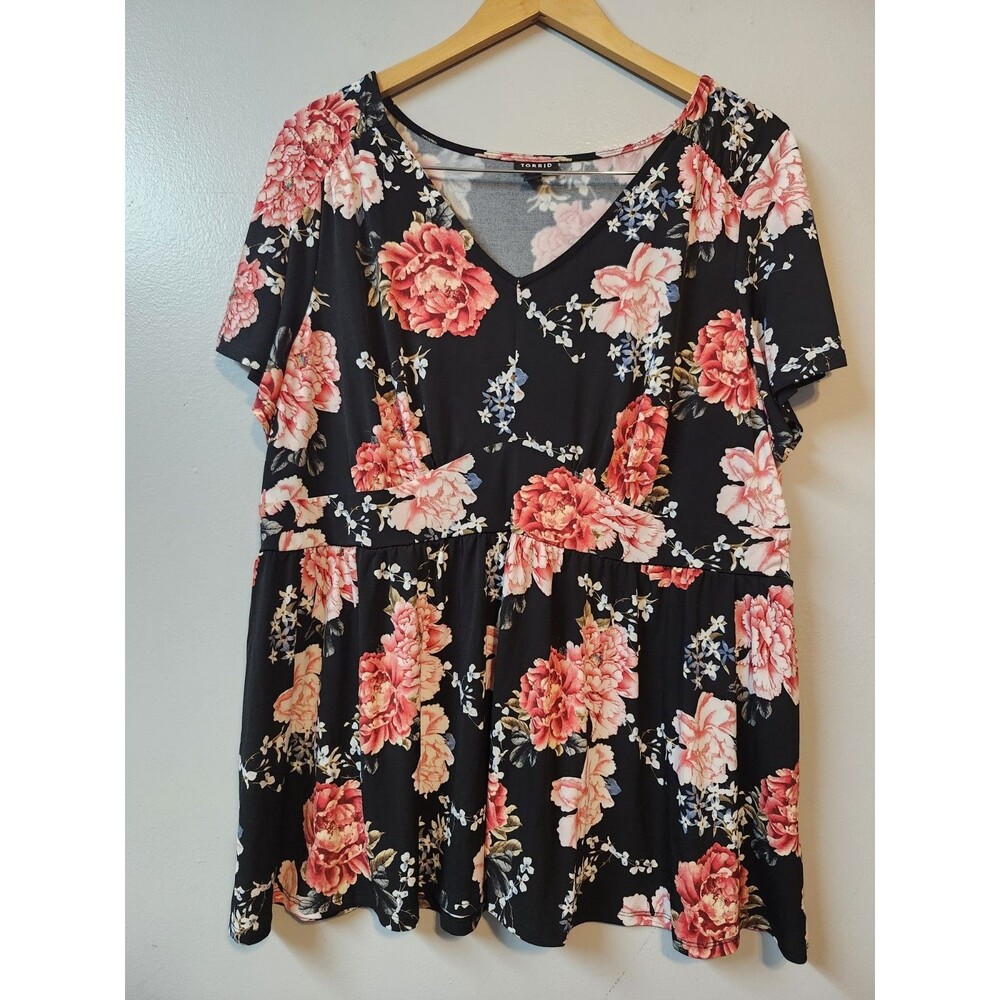 Torrid Plus Size 2x Black Stretch peplum top Babydoll Floral